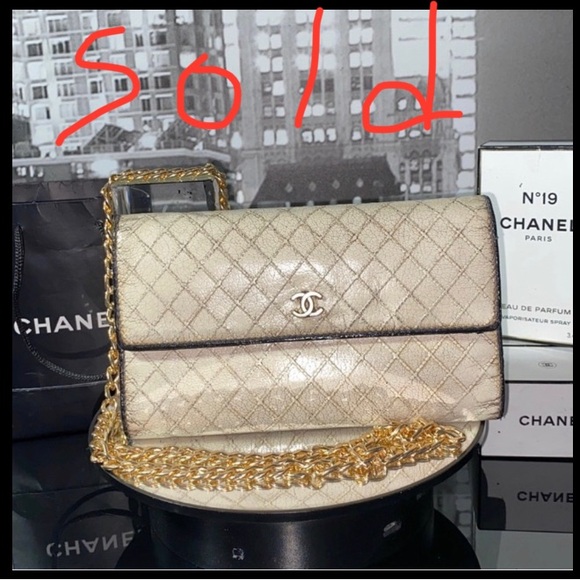 Sold Authentic CHANEL Bicolore Quilted CC Logo Leather Trifold Wallet - Picture 4 of 17